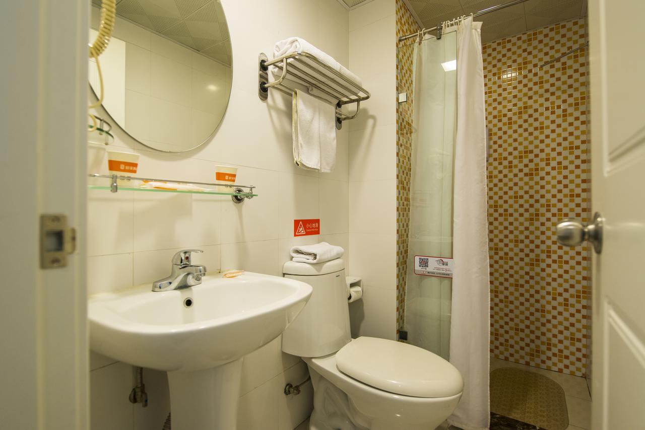 Home Inn Shanghai Lujiabang Road Metro Station Esterno foto